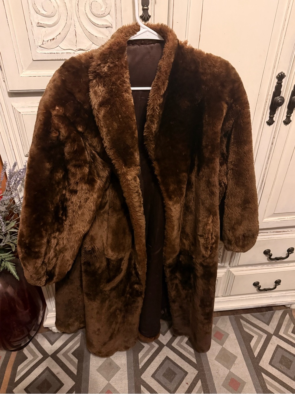 Classic Brown Beaver? Mink? Fur Coat - Women's Winter Outerwear